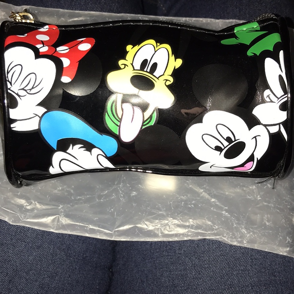 Pretty Disney bucket bag 🌺🌺
